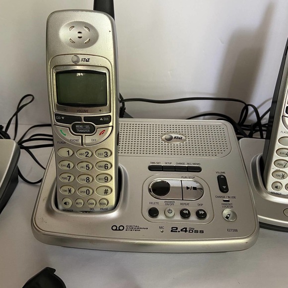 AT&T E2728B Telephone Digital Answering System 2.4GHz Caller ID/Waiting Tested - Picture 3 of 9